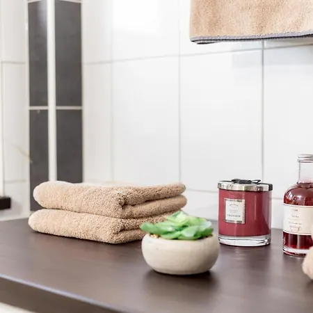 Conny´s Kajüte - Für Bis Zu 4 Personen, Mit Sauna Und Haustiere Herzlich Willkommen Grimersumer-Altedeich