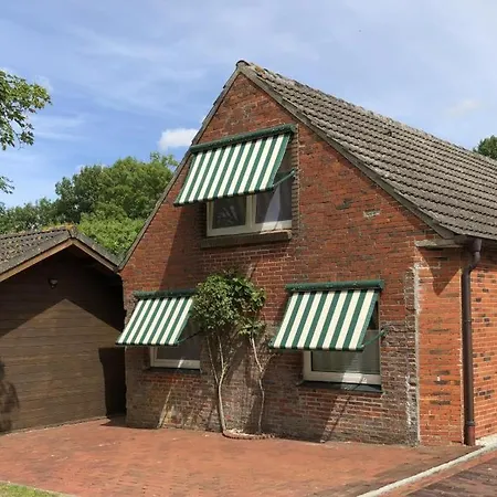 Conny´s Kajüte - Für Bis Zu 4 Personen, Mit Sauna Und Haustiere Herzlich Willkommen Ferienhaus Grimersumer-Altedeich