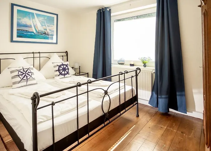 Ferienhaus Conny´s Kajüte - Für Bis Zu 4 Personen, Mit Sauna Und Haustiere Herzlich Willkommen Grimersumer-Altedeich
