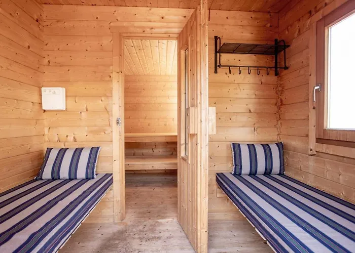 Conny´s Kajüte - Für Bis Zu 4 Personen, Mit Sauna Und Haustiere Herzlich Willkommen Ferienhaus Grimersumer-Altedeich